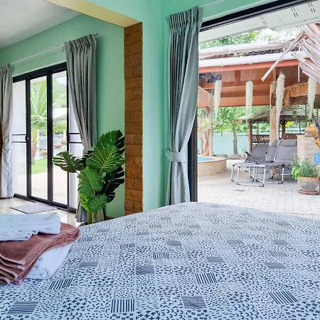 Tina'S Living Paradise - Guesthouses With Private Pool Ban Phe Exterior foto
