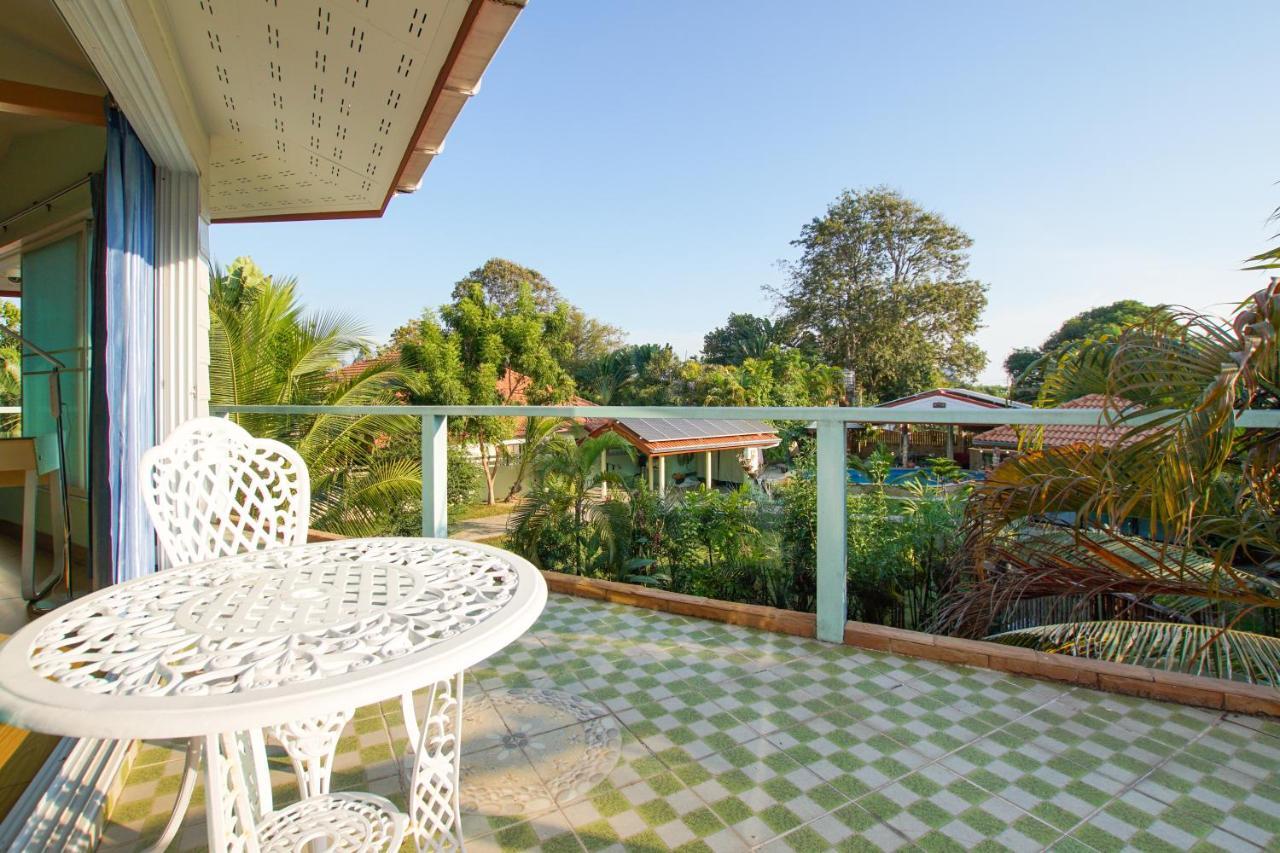 Tina'S Living Paradise - Guesthouses With Private Pool Ban Phe Exterior foto